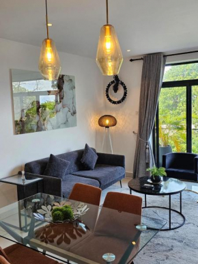 Luxury Apartment - Embassy Gardens
